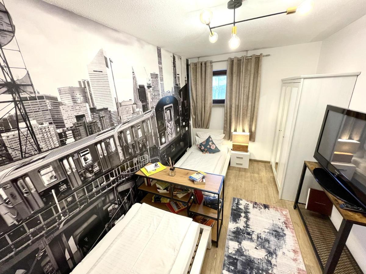Boutique Apartment Am Bahnhof Freiburg Bagian luar foto