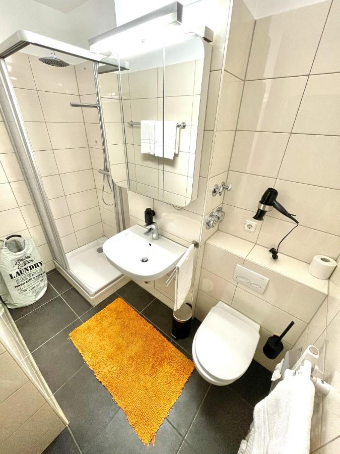 Boutique Apartment Am Bahnhof Freiburg Bagian luar foto