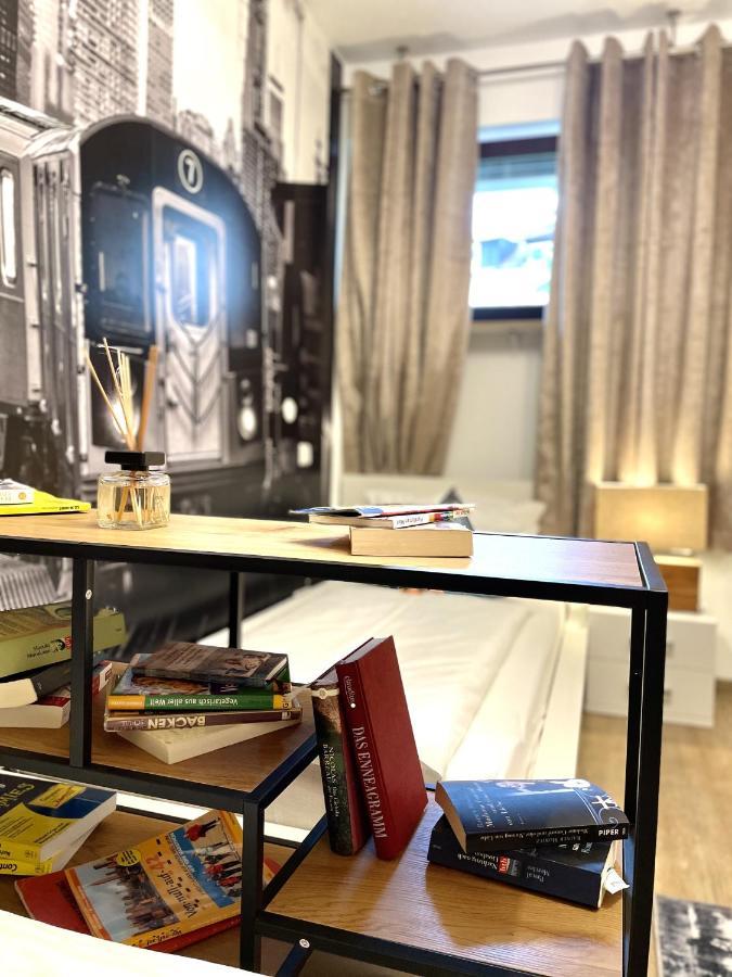 Boutique Apartment Am Bahnhof Freiburg Bagian luar foto